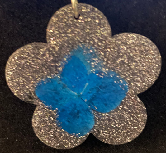 Flower Shaped Blue Flower with Silver Glitter Necklace