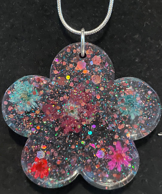 Flower Shaped Necklace with Mixed Flowers