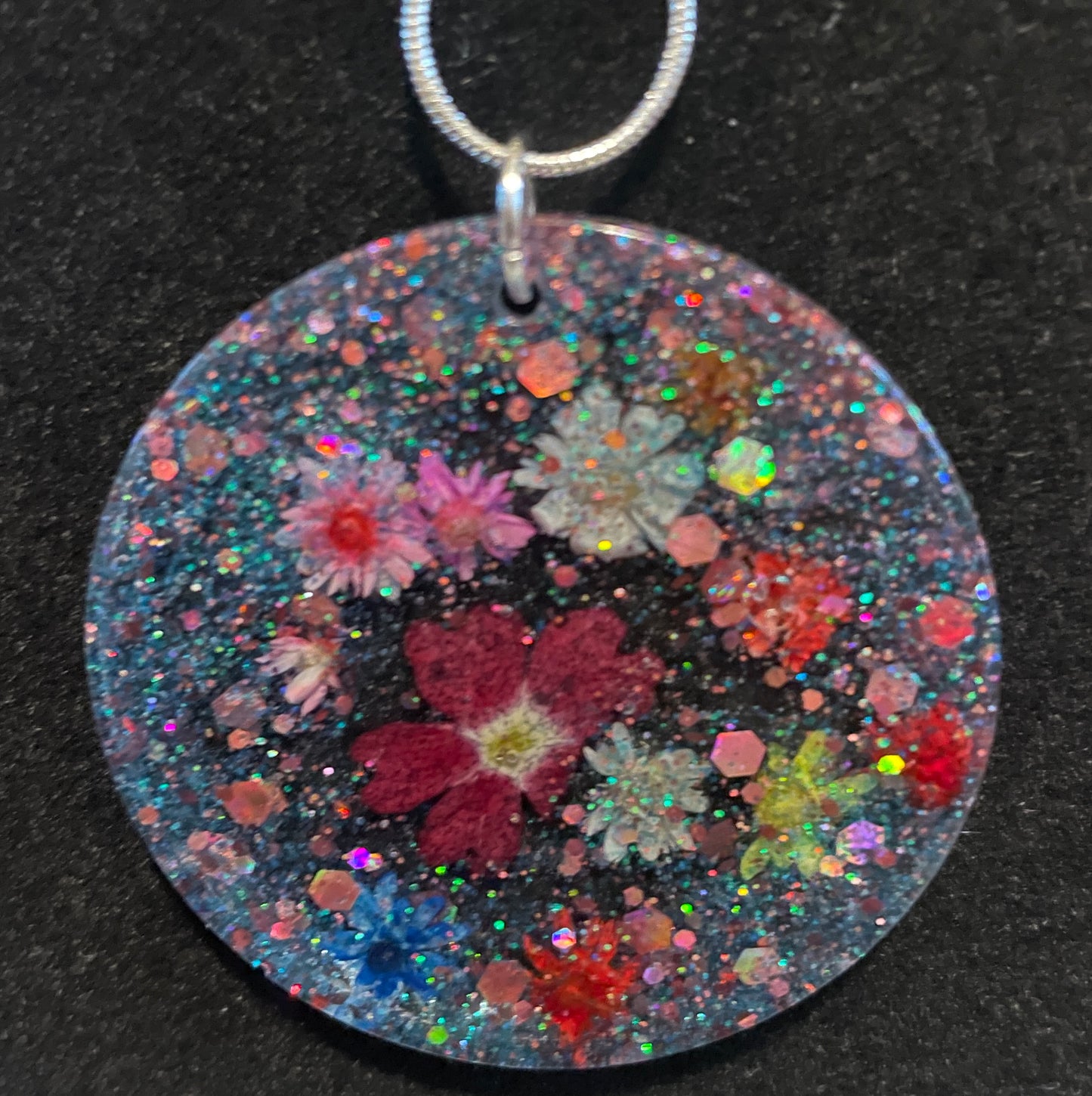 Circular Necklace with Mixed Flowers