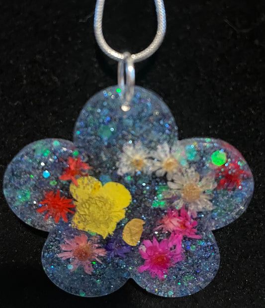 Flower Shaped Necklace with Mixed Flowers