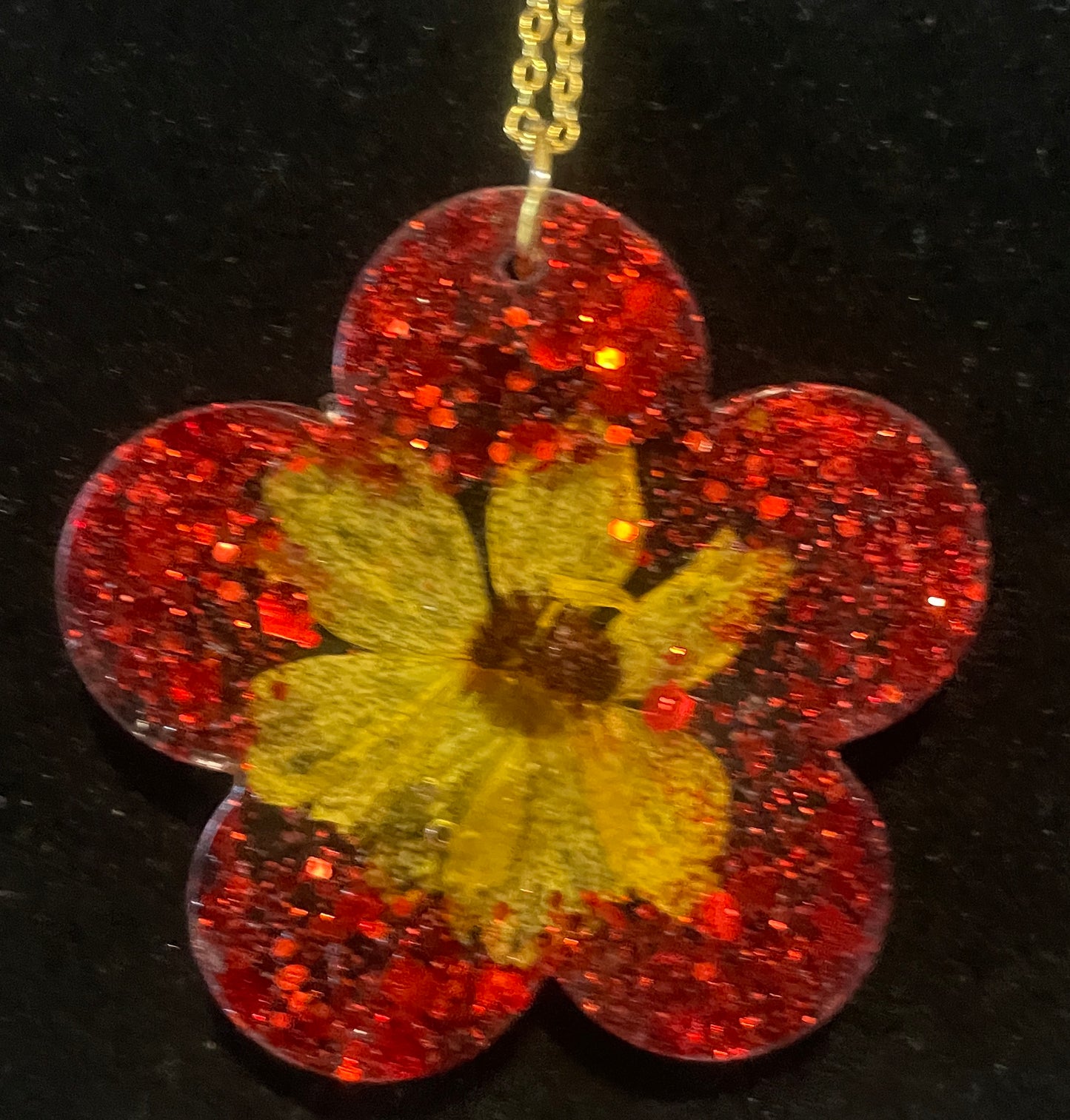 Flower Shaped Necklace with Sunflower